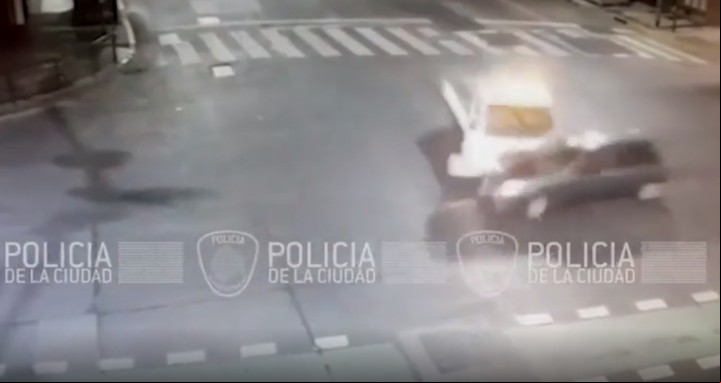 El momento del impacto. Foto: captura video