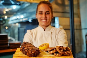 Gula: una parrilla de Villa Devoto con una cocinera apasionada por las brasas