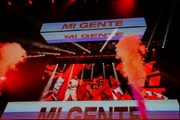 J Balvin desparramó reggaeton en la noche porteña... y se ganó a las mujeres