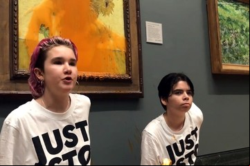 Quedaron libres las dos activistas que arrojaron sopa de tomates a un cuadro de Van Gogh