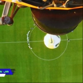 Mundial Qatar 2022: a Neymar le tiraron una pelota desde un drone y el crack no defraudó