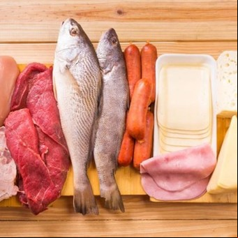Los alimentos que tienen más proteínas que un huevo y puedes incorporarlos a tu dieta para adelgazar