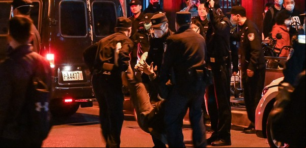 Para frenar las protestas, China promete acelerar la vacunación contra el covid: ¿Cómo hará?