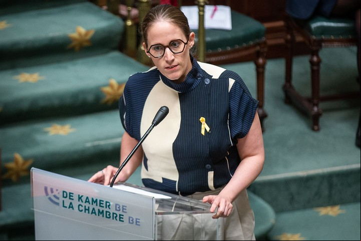 La Secretaria de Estado de Política de Asilo y Migración de Bélgica, Nicole de Moor, en el Parlamento. Foto AFP