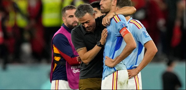 Luis Enrique y su ironía por los penales: "Yo elegí a los tres lanzadores, mira el ojo que tengo"
