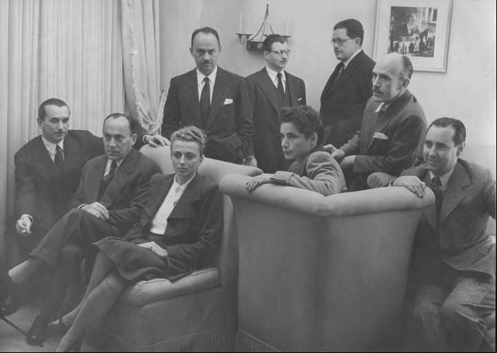 Río de Janeiro, 1945. Enrique Pichon Rivière, Lucio Rascovsky, Luisa Álvarez de Toledo, Arnaldo Rascovsky, Marie Langer, L. Tallaferro, E. Krapf, Celes Ernesto Cárcamo y Ángel Garma.
