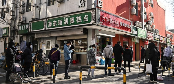Advierten que el coronavirus "se propaga rápidamente" en China luego de que suavizaran las medidas de control