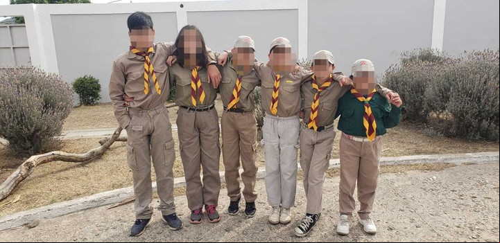 Hoy los seis niños viven en Córdoba junto a sus papás. Foto gentileza.