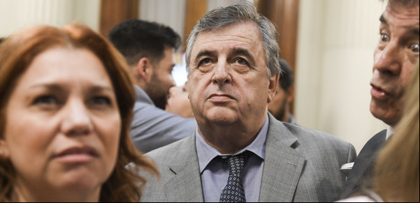 "Los ejes de campaña del gobierno son convertir todo en un chiquero", disparó Mario Negri