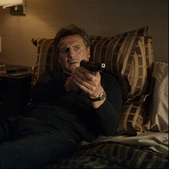Liam Neeson, irrompible en Agente secreto