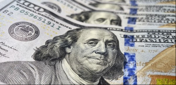 El dólar oficial cerró con un leve alza y se recuperaron los bonos por el apoyo de Estados Unidos