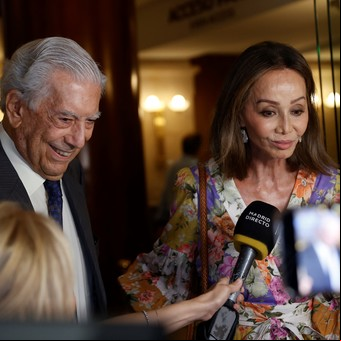 Las primeras palabras de Vargas Llosa tras la separación de Isabel Preysler: "Los motivos no existen"