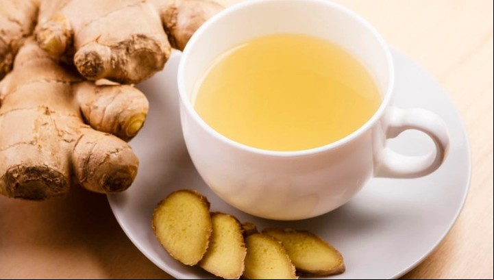 Agua o té de jengibre para el sistema inmunitario.