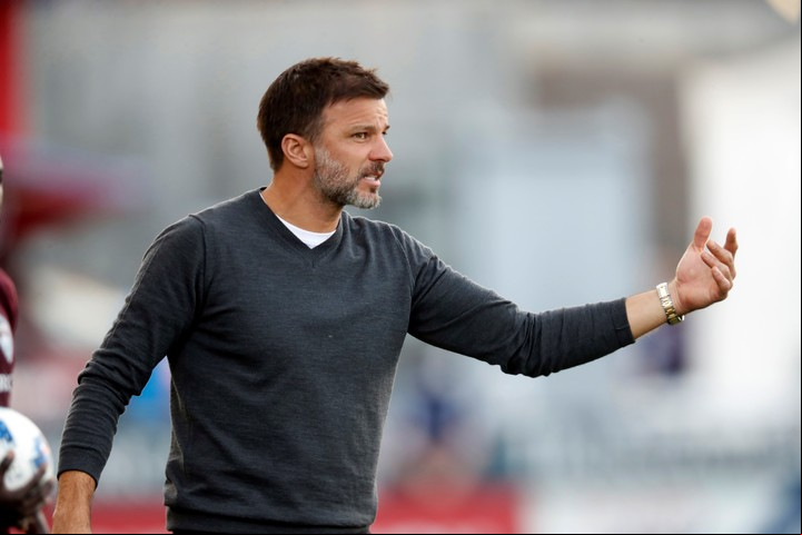 Anthony Hudson conducirá al seleccionado estadounidense en los dos amistosos que disputará en enero. Foto: David Zalubowski / AP.