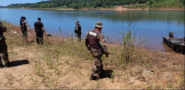 Intentaba salvar ganado por la creciente del Río Paraná, se cayó de un caballo y murió ahogado