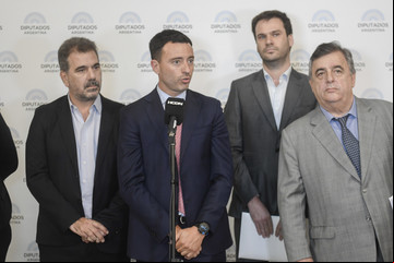 Juicio político a la Corte: gana fuerza en Cambiemos la idea de dar el debate, para no "regalarle la cancha" a los K
