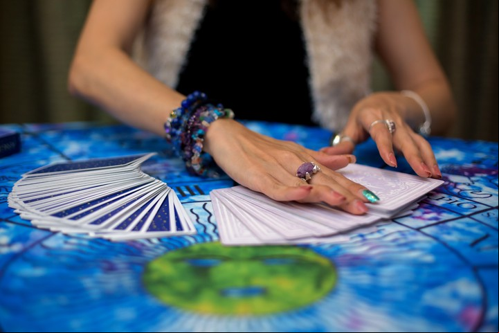 Para Leveratto, el tarot “percibe y trasmite emociones, sentimientos y hechos de vida". (Foto: ilustración Shutterstock)