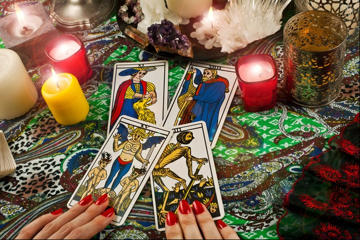Imágenes de los arcanos El Diablo y El Arcano sin Nombre (o la Muerte) según el Tarot de Marsella. (Foto: ilustración Shutterstock)