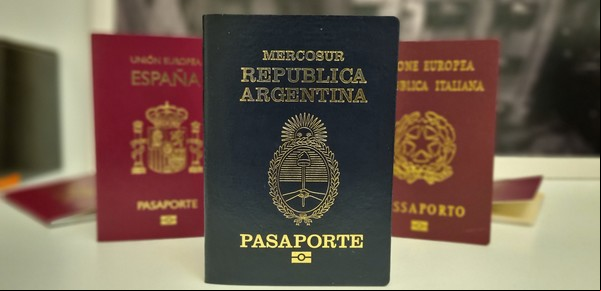 ¿Cuántas nacionalidades puede tener una persona?