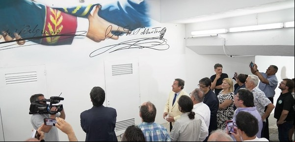Túnel del Reencuentro: cómo son los murales que reúnen a San Martín y Belgrano en una estación de tren