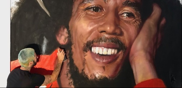 Quién es el argentino que pintó un mural de Bob Marley en su mausoleo de Jamaica