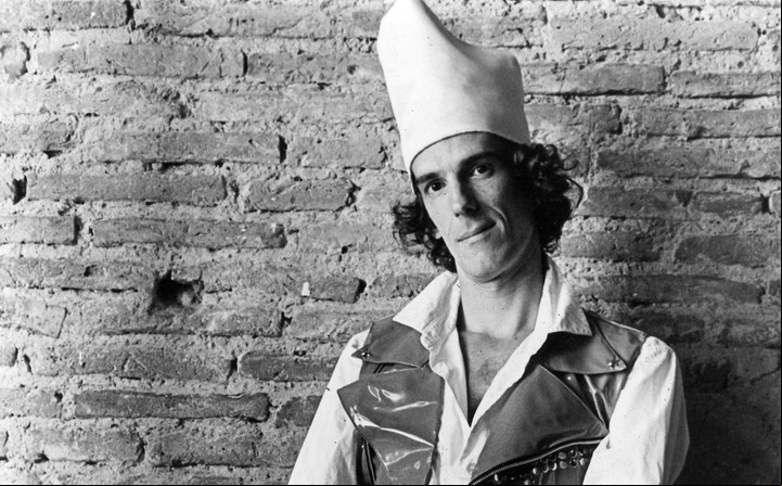 Con "Artaud", el Flaco invitó a leer poesía escuchando un disco.