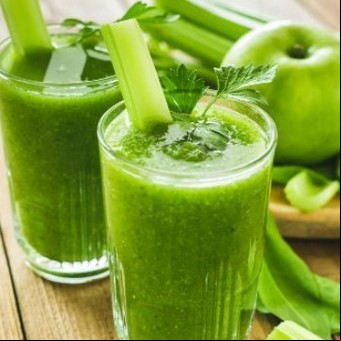 Qué pasa en el cuerpo al tomar jugo verde todos los días
