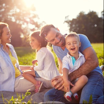 A qué hora hacer la oración de agradecimiento para pedir por la protección de toda la familia