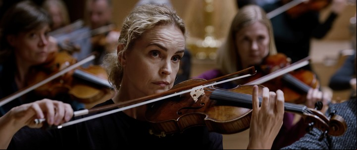 La alemana Nina Hoss interpreta a la pareja de Lydia Tár, con quien tiene una hija.