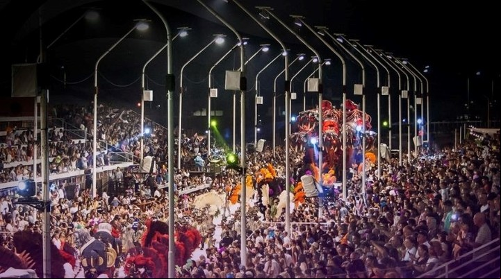 Carnaval de Gualeguaychú: se presentará en vivo todos los sábados de enero y febrero.