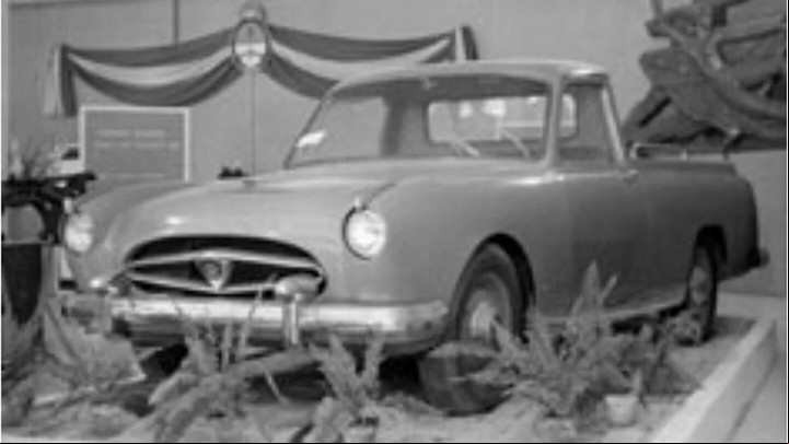 La pickup Gauchito, basada en el sedán Gilda. (Archivo General de la Nación)