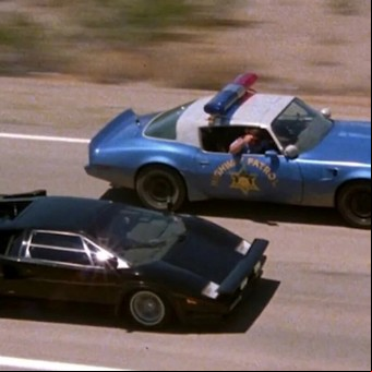 La leyenda del Cannonball Run, la carrera ilegal más grande del mundo: una locura que nació como protesta y llegó al cine