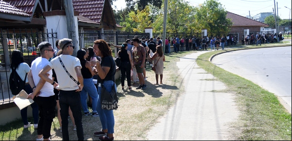 Más de 4,4 millones de personas buscan activamente trabajo en todo el país