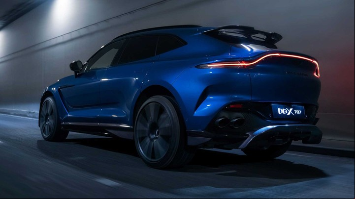 Aston Martin DBX 707