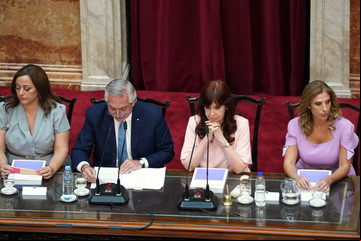 Con Macri corrido, los K dicen que mantienen el operativo clamor por Cristina, pero crece la tensión por las candidaturas