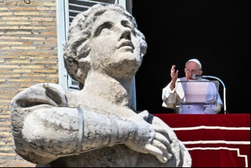 "Que las aguas del Mediterráneo no se llenen más de sangre", duro mensaje del papa Francisco contra el tráfico de personas