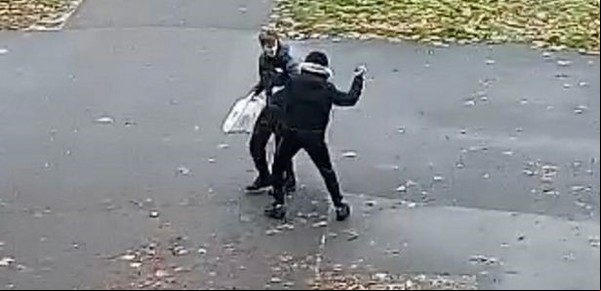 VIDEO: el brutal momento en que un inmigrante apuñala a un estudiante para que lo deporten