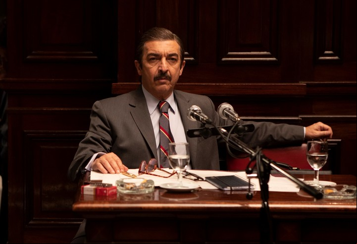 Ricardo Darín, como el fiscal Julio Strassera, en "Argentina, 1985". Foto Amazon Studios vía AP