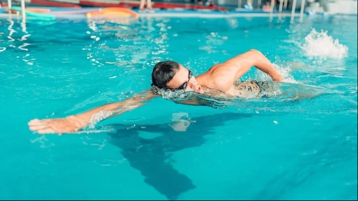 Natación, ideal para el verano
