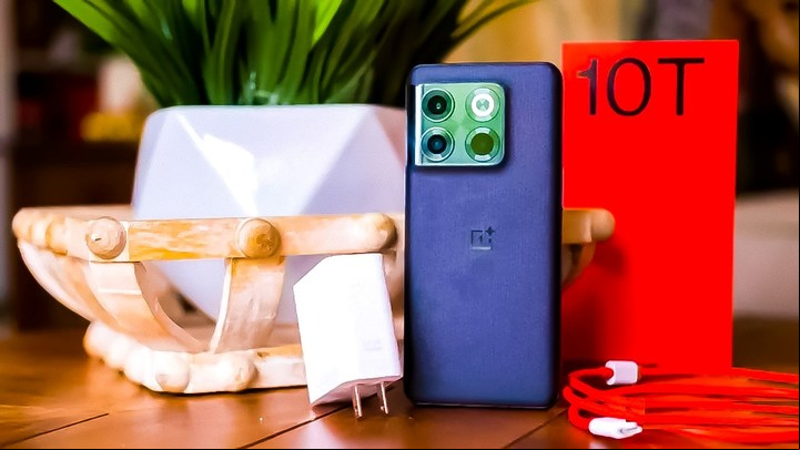 OnePlus 10T demora 18 minutos en completar los 5.000mAh. Está 720 dólares.