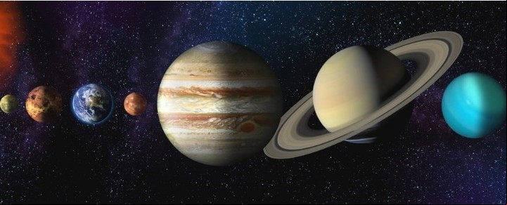 Una manera fácil de identificar los planetas es descargar una aplicación de astronomía como Sky Tonight o SkySafari.