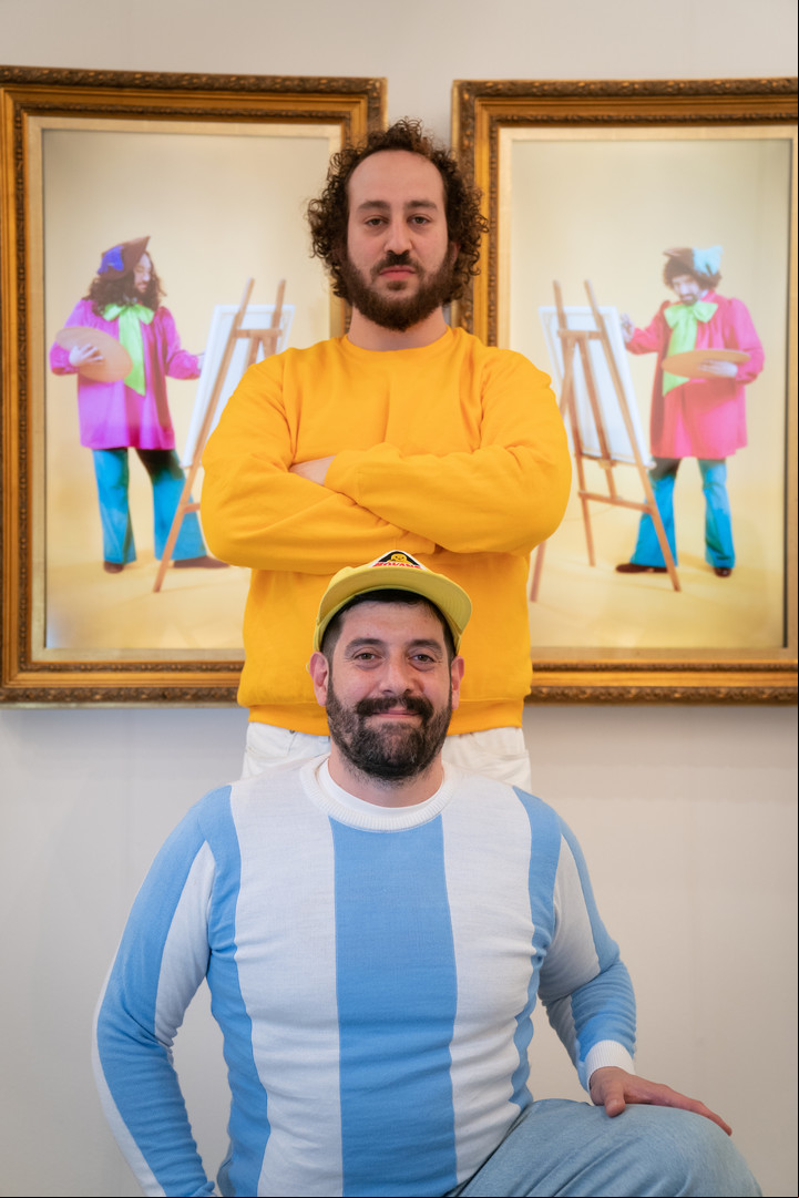 Lauti y Lolo. Estàn influidos por la estètica de los porgramas de los '90.