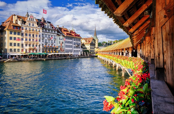 El famoso Puente de la Capilla en Lucerna, Suiza. Foto Shutterstock