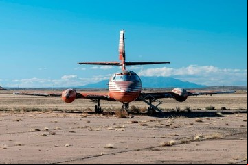 Compró el último jet privado de Elvis Presley para convertirlo en una mega casa rodante