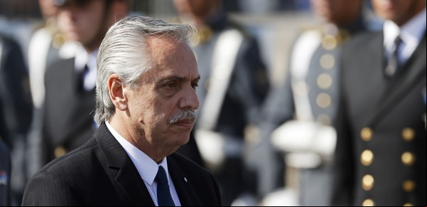 Con un mensaje de Pascuas, Alberto Fernández defendió a Cristina por "infamias" contra Florencia Kirchner