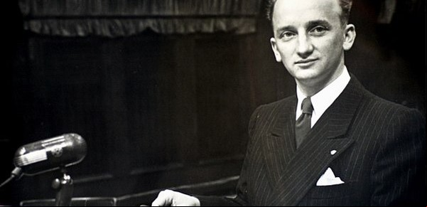 El fiscal que sigue hablando 80 años después