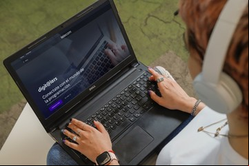 Telecom lanza 1.500 becas para que aprender programación sin tener experiencia previa: cómo anotarse