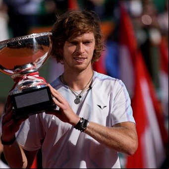El llanto de Andrey Rublev tras ganar el título más importante de su carrera en el Masters 1000 de Montecarlo