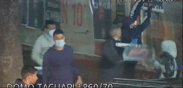 ADEPA manifestó su preocupación por el operativo intimidatorio de encapuchados frente a la Redacción de Clarín
