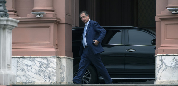 El debate detrás de la tasa de interés, la bola de leliqs y el billón de pesos que debe emitir cada mes el Banco Central